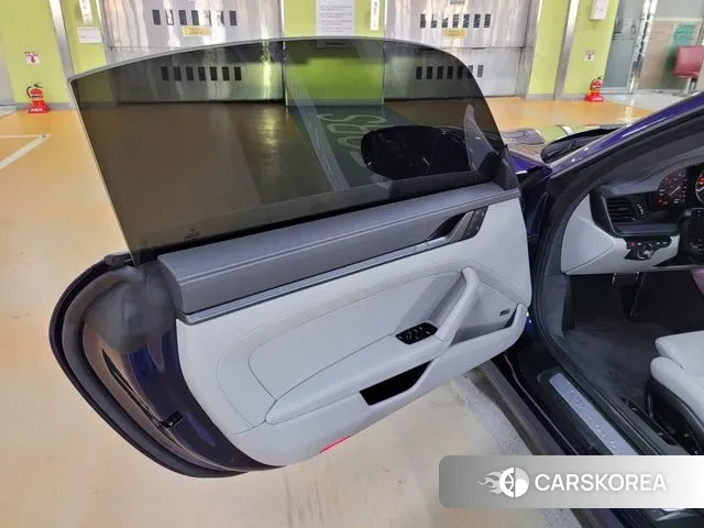 Porsche 911(992) id 3538658 из Кореи 19