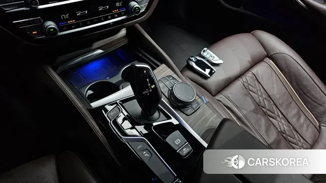 BMW 5 Series (G30) id 3243239 из Кореи 19