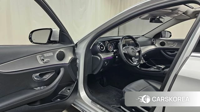 Mercedes-Benz E-Class W213 id 4698972 из Кореи 30
