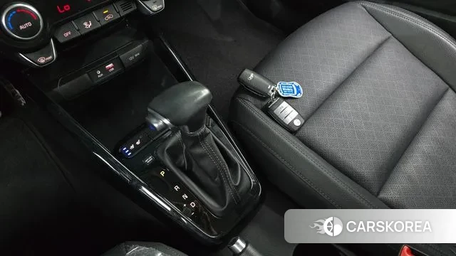 Kia Stonic id 3039334 из Кореи 19