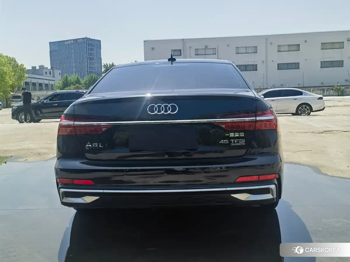 Audi A6L id 4600773 из Китая 9