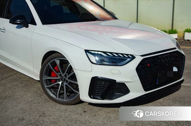Audi A4L id 4260414 из Китая 13