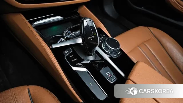 BMW 5 Series (G30) id 3391152 из Кореи 19