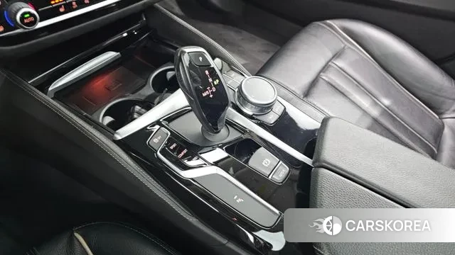 BMW 5 Series (G30) id 3485093 из Кореи 19