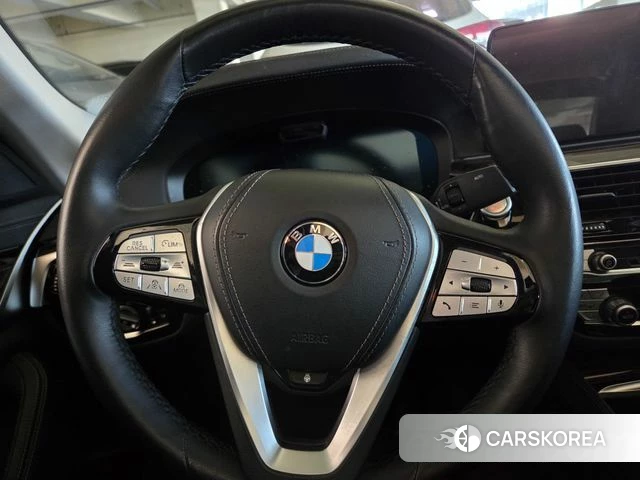 BMW 5 Series (G30) id 3889219 из Кореи 19