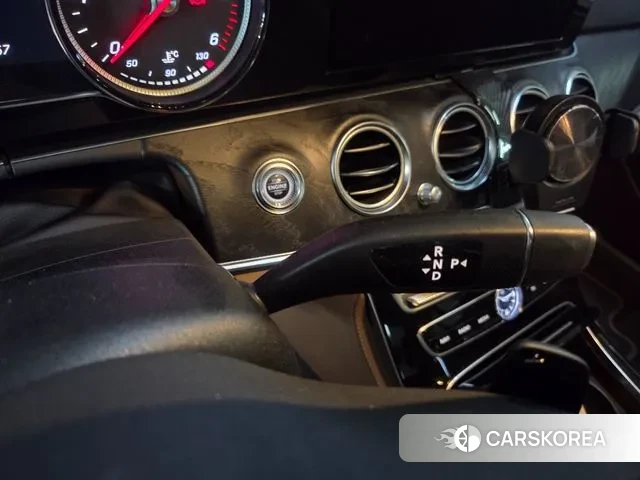 Mercedes-Benz E-Class W213 id 3291904 из Кореи 19