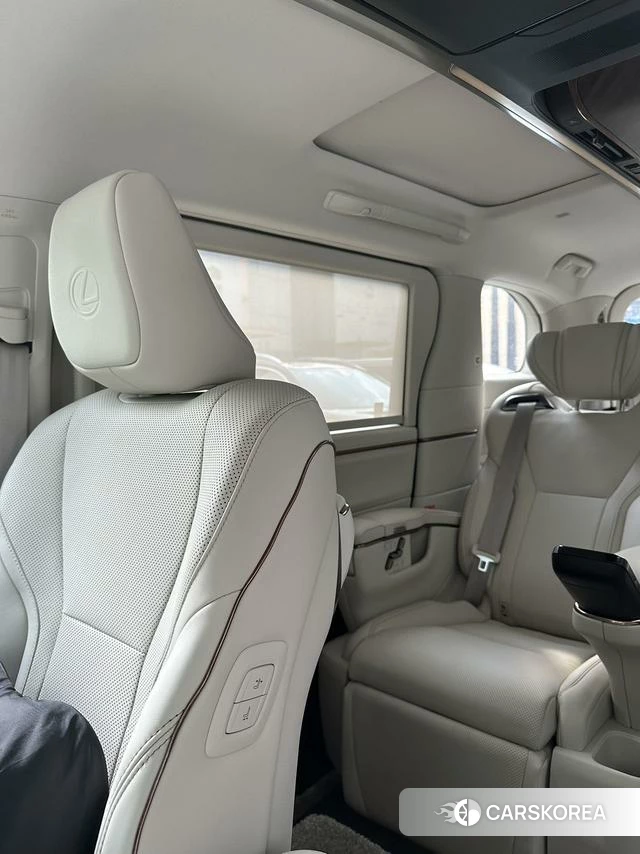 Lexus LM id 4273846 из Китая 13