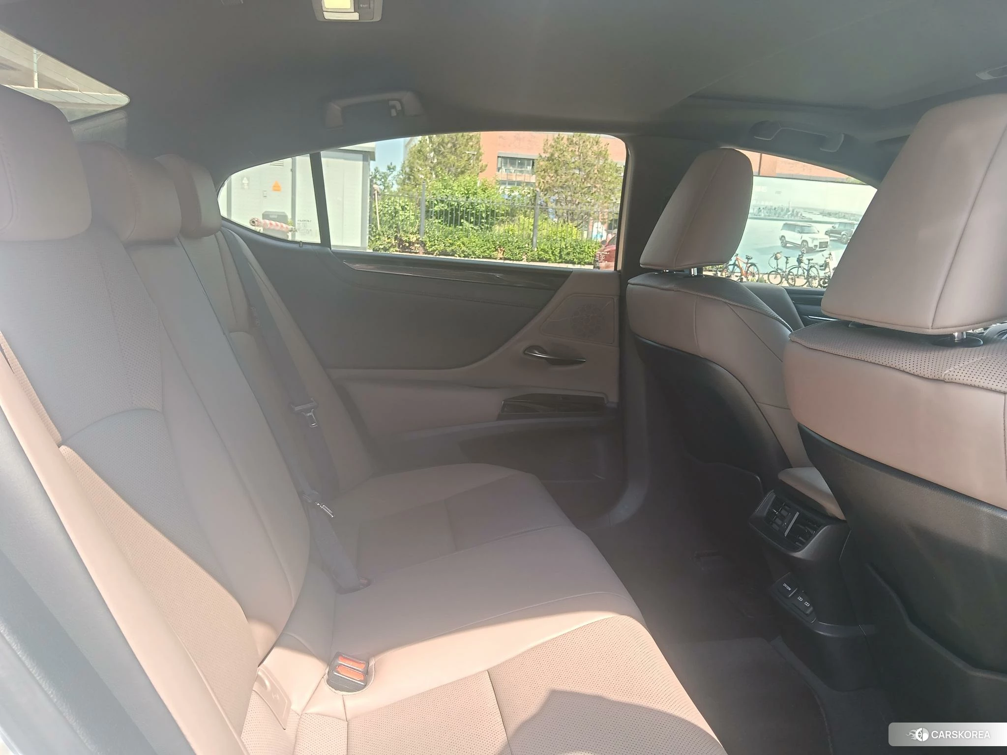 Lexus ES id 4420309 из Китая 29