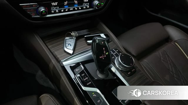 BMW 5 Series (G30) id 3860910 из Кореи 19