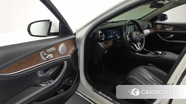 Mercedes-Benz E-Class W213 id 4356619 из Кореи 36