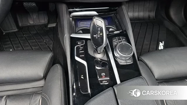 BMW 5 Series (G30) id 3348978 из Кореи 19