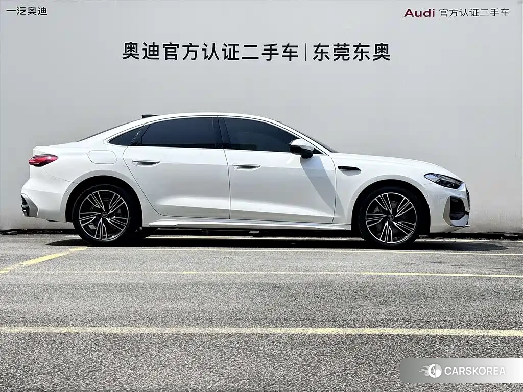 Audi A5L id 4578365 из Китая 10