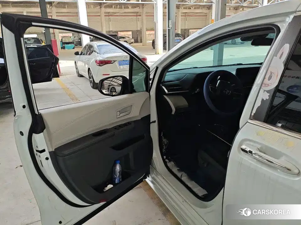 Toyota Sienna id 4601843 из Китая 9