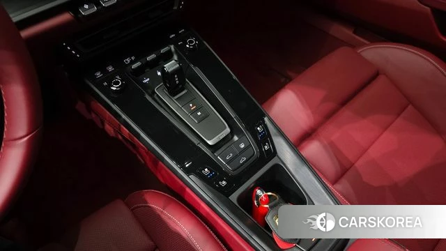 Porsche 911(992) id 4223795 из Кореи 29