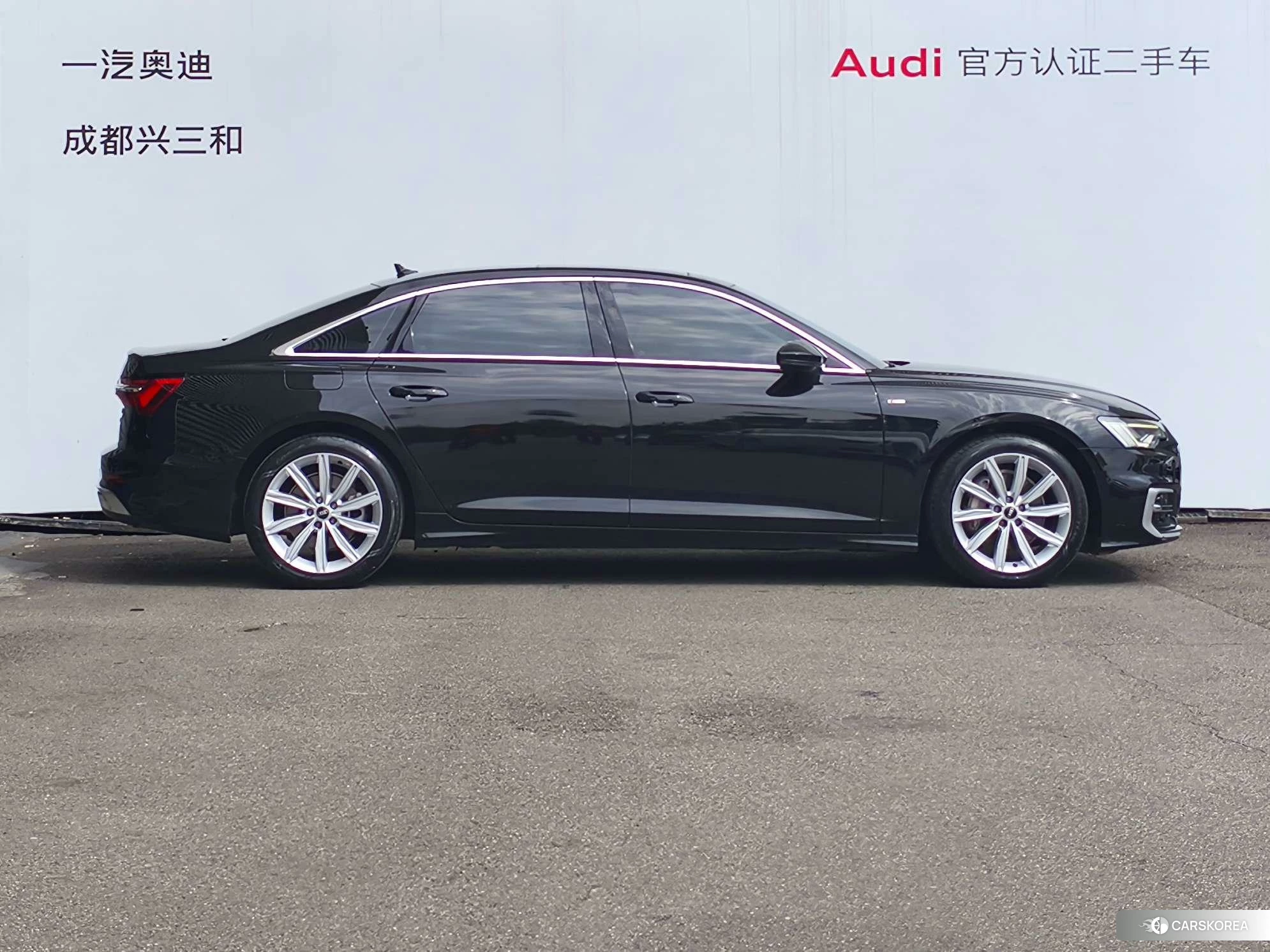 Audi A6L id 4513842 из Китая 20