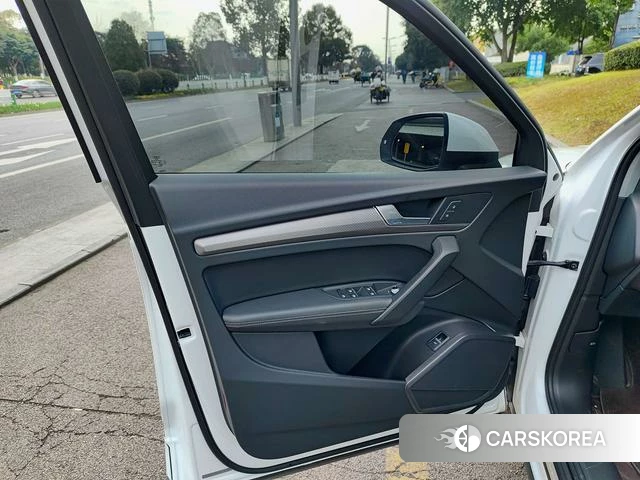 Audi Q5L id 4299980 из Китая 10