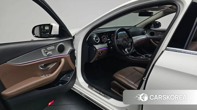 Mercedes-Benz E-Class W213 id 4411409 из Кореи 32