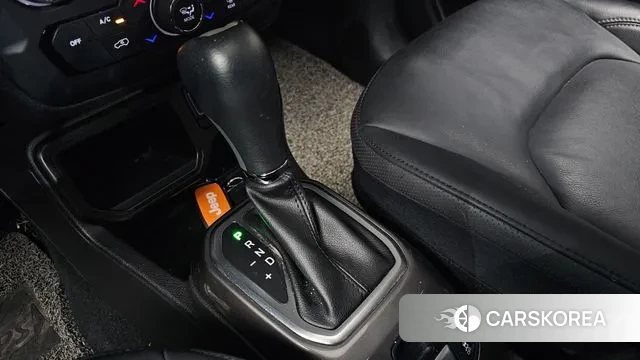 Jeep Renegade id 3631324 из Кореи 19