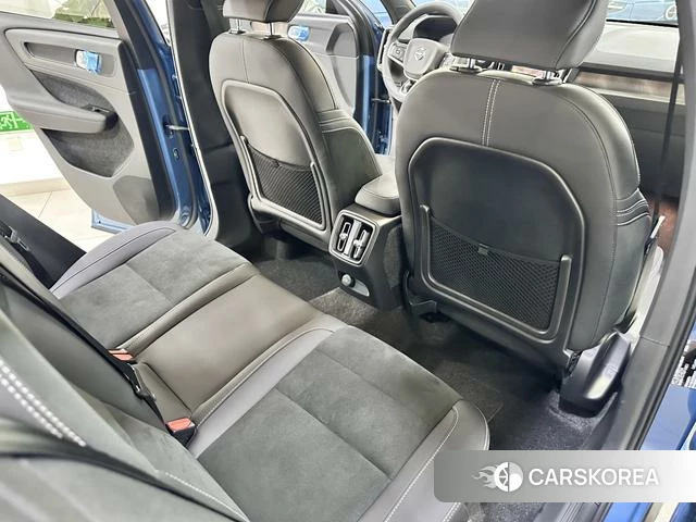 Volvo C40 EV id 3939429 из Китая 17