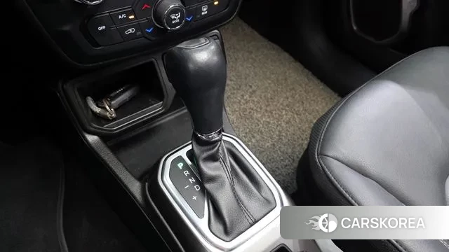 Jeep Renegade id 3735995 из Кореи 19