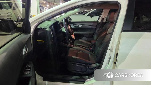Kia Come New K3 id 4464604 из Кореи 17