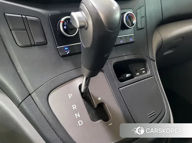 Hyundai The New Grand Starex id 3556853 из Кореи 18