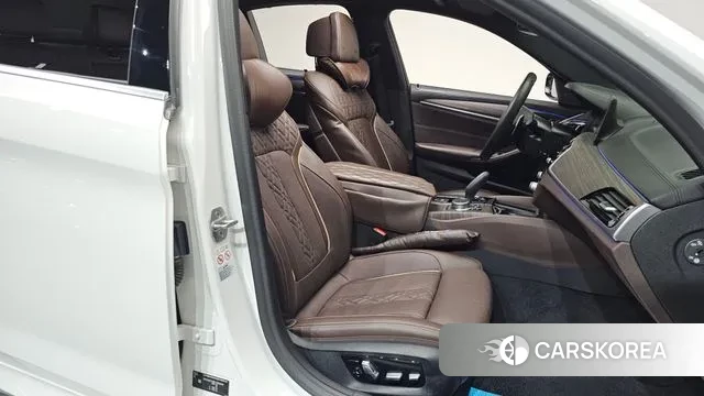 BMW 5 Series (G30) id 3033411 из Кореи 19