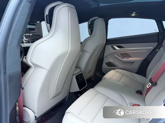 Porsche Taycan id 3063516 из Кореи 19