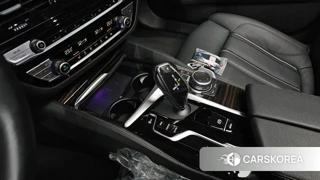 BMW 5 Series (G30) id 3508436 из Кореи 19