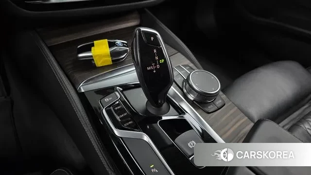 BMW 5 Series (G30) id 3641541 из Кореи 19