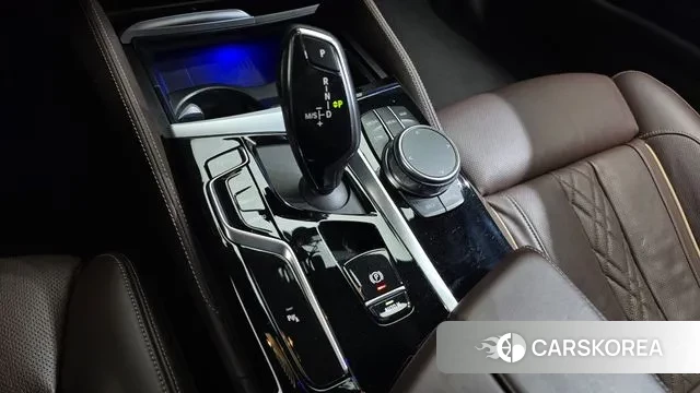 BMW 5 Series (G30) id 3452865 из Кореи 19