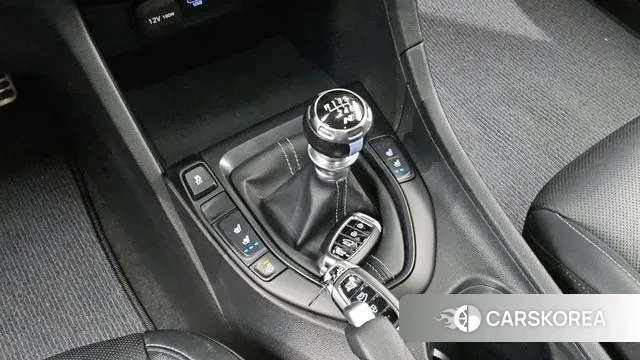 Hyundai Veloster (JS) id 3718647 из Кореи 19