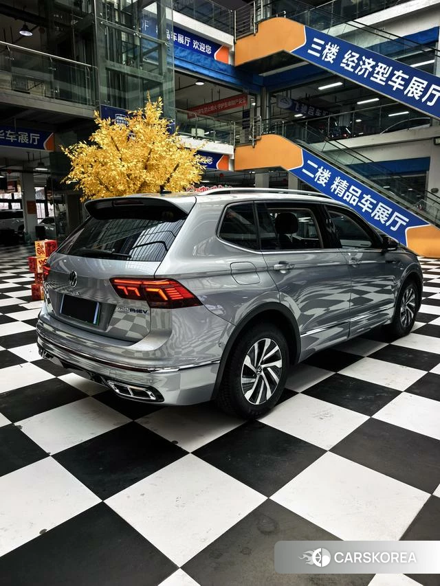 Volkswagen Tiguan L PHEV id 3890480 из Китая 19