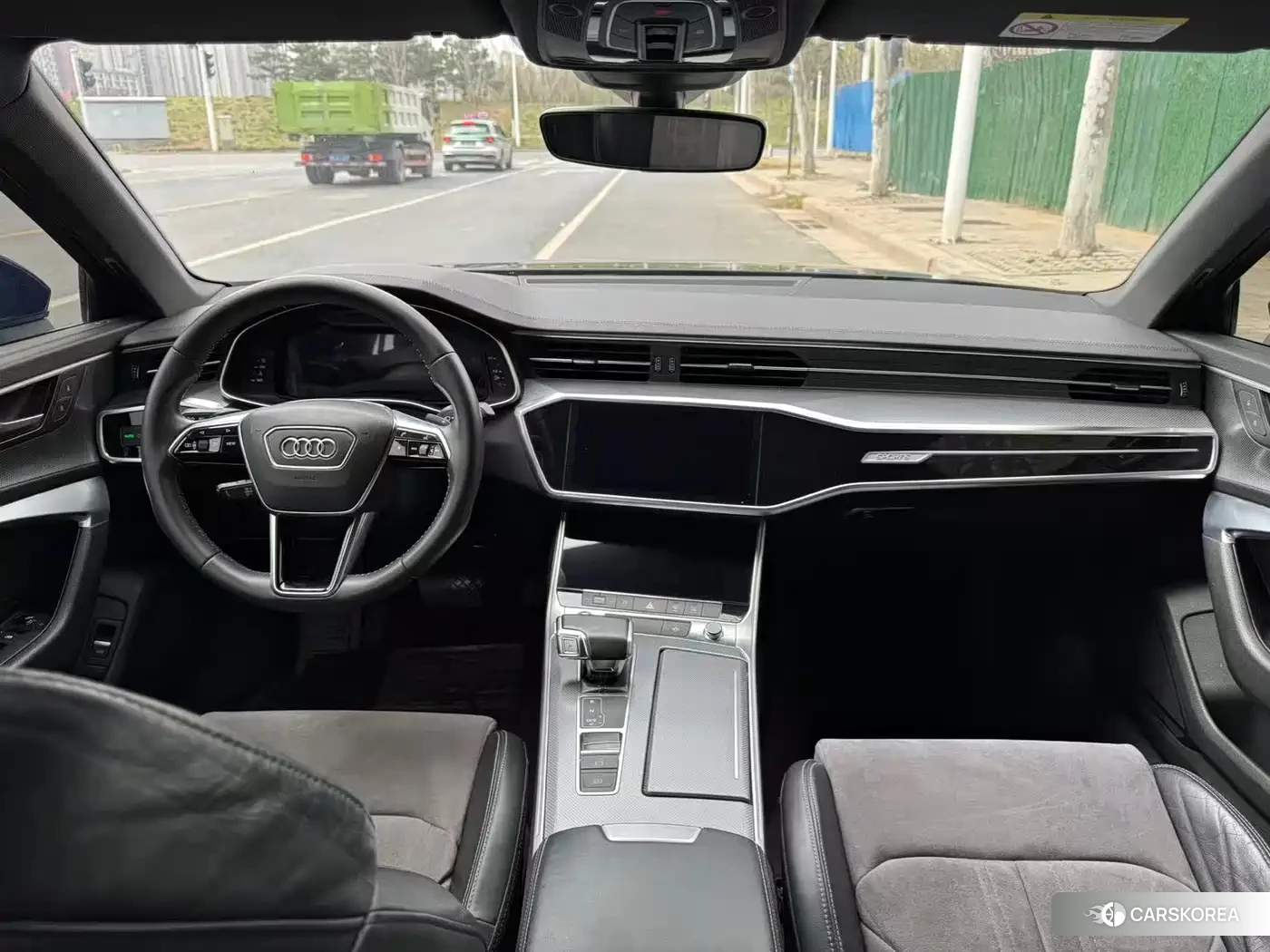 Audi A6L id 4589387 из Китая 9