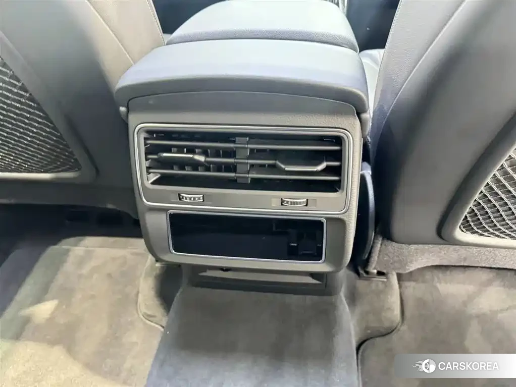 Audi Q8 id 4629593 из Китая 16
