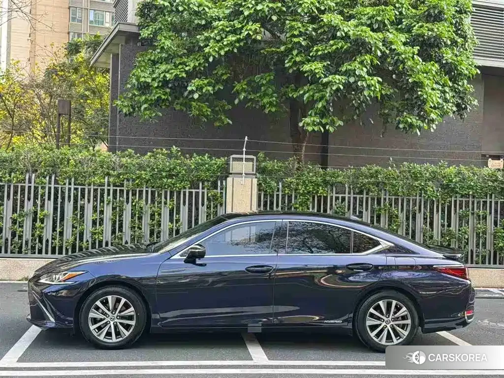 Lexus ES id 4565389 из Китая 9