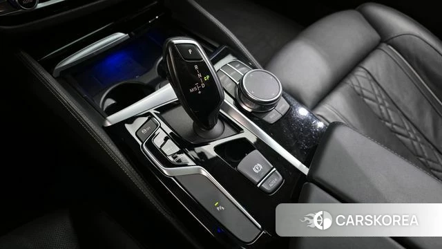 BMW 5 Series (G30) id 4284572 из Кореи 32
