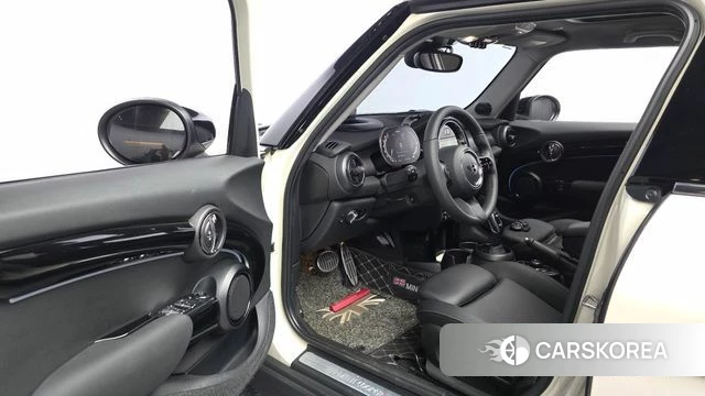 Mini Cooper S id 4763931 из Кореи 29