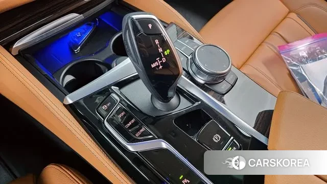 BMW 5 Series (G30) id 3659765 из Кореи 19