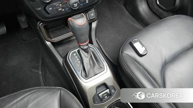 Jeep Renegade id 4737377 из Кореи 19