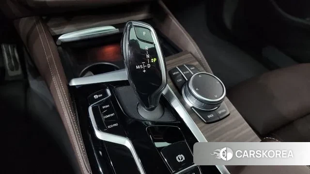 BMW 5 Series (G30) id 3335514 из Кореи 19