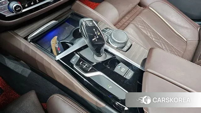 BMW 5 Series (G30) id 3329912 из Кореи 19