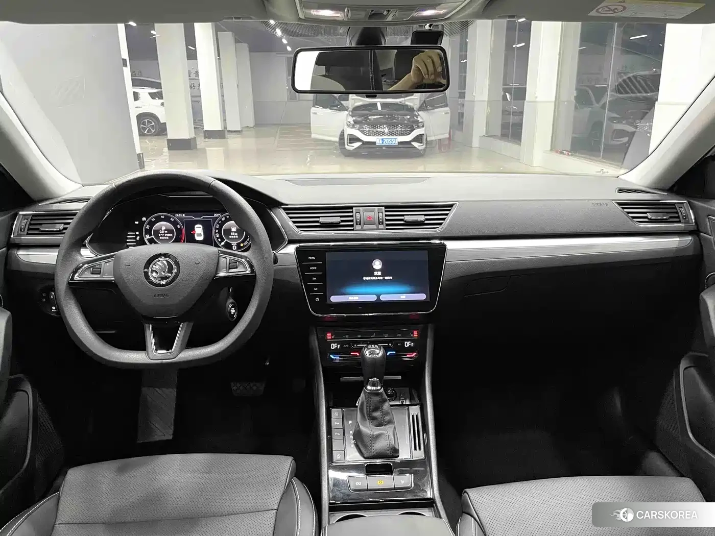 Skoda Superb id 4686134 из Китая 19