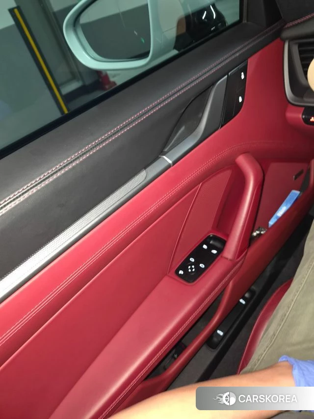 Porsche 911(992) id 4338154 из Кореи 9