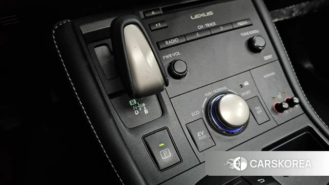 Lexus CT200h id 3937305 из Кореи 19