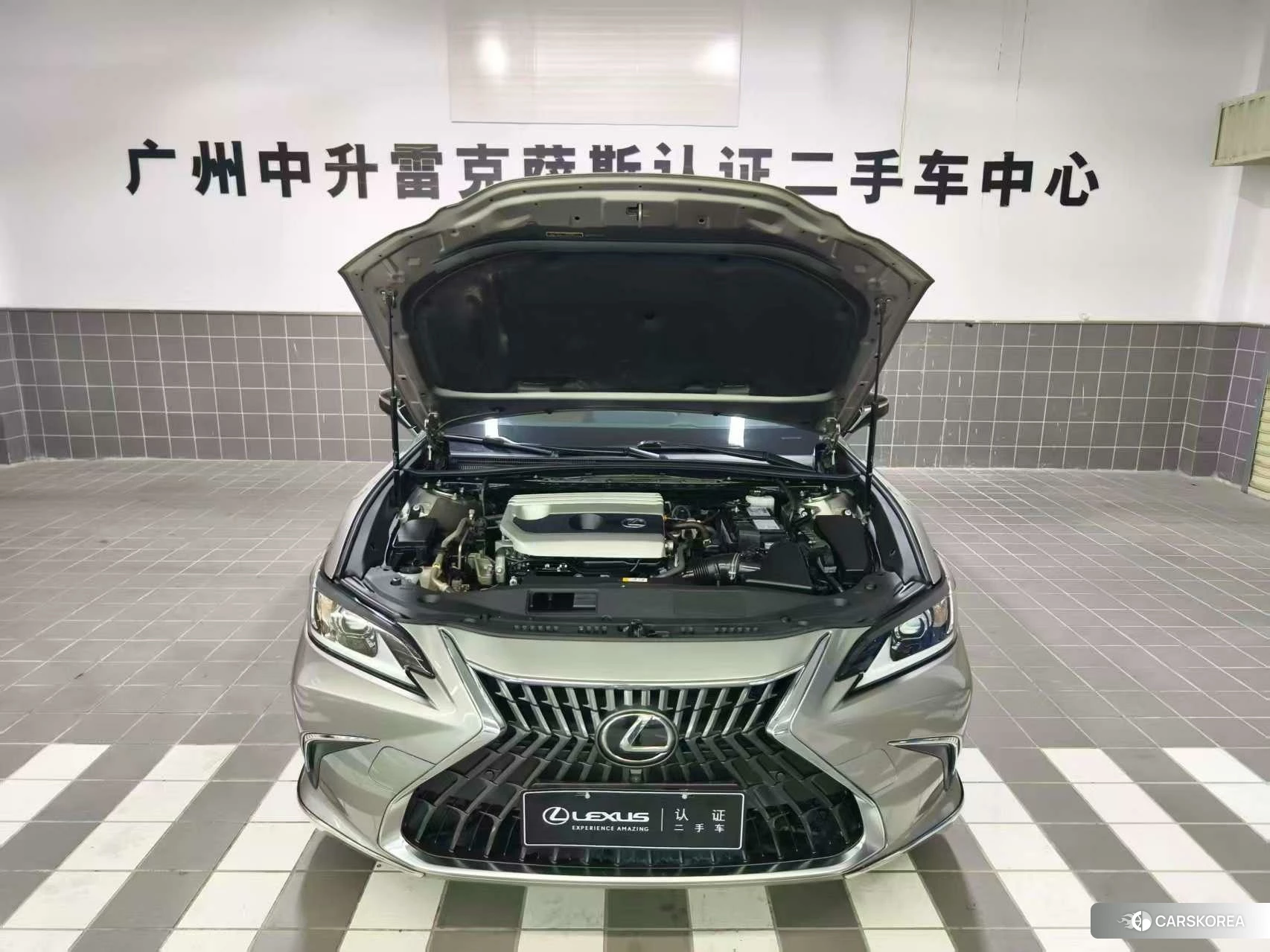 Lexus ES id 4406144 из Китая 19
