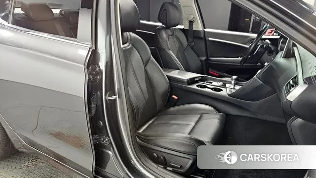 Genesis G70 id 3464887 из Кореи 19