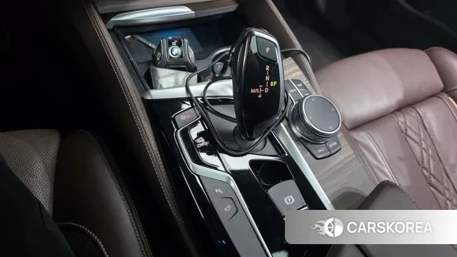 BMW 5 Series (G30) id 3703239 из Кореи 19