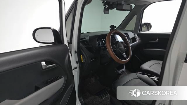 Kia The New Kia Ray EV id 4243234 из Кореи 32