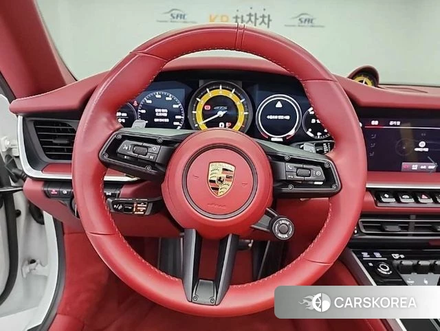 Porsche 911(992) id 3864591 из Кореи 17